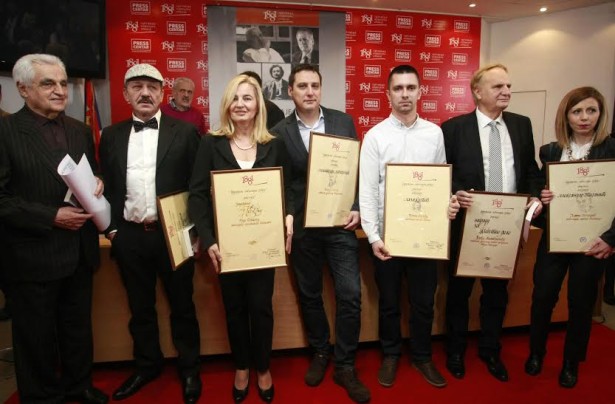 Dobitnici (s leva na desno): Jovan Jauković, Branko Stanković, Rada Komazec, Veljko Lalić, Bojan Cvejić, Đorđe Malavrazić i Jelena Popadić (foto: Miloš Miškov)