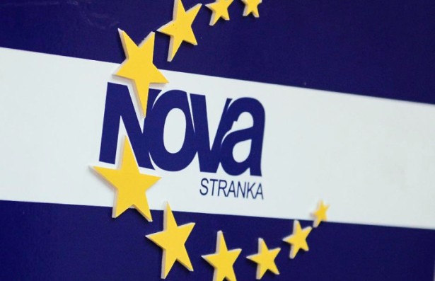 Za „Novu stranku“ objektivni mediji su nedeljnici NIN, Vreme i Novi magazina, dnevni list „Danas“, televizije N1 i Nova S, kao i „neki izuzeci”, poput emisije „Pravi ugao” na RTV-u 