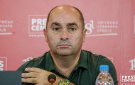 Аутор сатиричне књиге о српском новинарству Бојан Љубеновић: Професија на лошем путу (ВИДЕО) Аутор сатиричне књиге о српском новинарству Бојан Љубеновић: Професија на лошем путу (ВИДЕО)