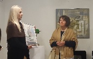 „Beli božur“ uručen Gordani Đorić, Aljbin Kurti nije došao po „Crni božur“ „Beli božur“ uručen Gordani Đorić, Aljbin Kurti nije došao po „Crni božur“