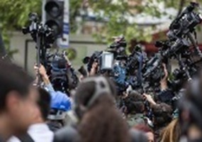 Bez prijavljenih slučajeva ugrožavanja bezbednosti novinara u Novom Sadu do 19 časova Bez prijavljenih slučajeva ugrožavanja bezbednosti novinara u Novom Sadu do 19 časova