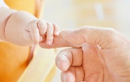 UNS u 2021. godini uplatio članovima 240.000 dinara za rođenje dece UNS u 2021. godini uplatio članovima 240.000 dinara za rođenje dece
