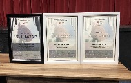 "Бели божур" Љубиши Караџићу, "Црни" Горану Ракићу "Бели божур" Љубиши Караџићу, "Црни" Горану Ракићу