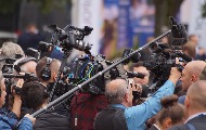 Само четири медија у Србији имају колективни уговор Само четири медија у Србији имају колективни уговор