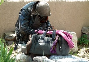 UNS akcija: Prikupljamo zimsku odeću i ćebad za beskućnike, priključite se UNS akcija: Prikupljamo zimsku odeću i ćebad za beskućnike, priključite se