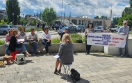 Protest novinara "Jedinstva" - UNS na javnom kolegijumu u Kosovskoj Mitrovici Protest novinara "Jedinstva" - UNS na javnom kolegijumu u Kosovskoj Mitrovici