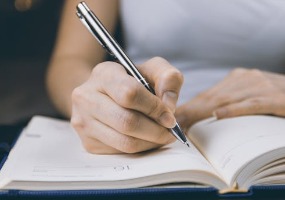 Branka Lazić u pismu UNS-u: Javno sam targetirana kroz delo „Linčuju Branku“ Branka Lazić u pismu UNS-u: Javno sam targetirana kroz delo „Linčuju Branku“