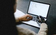 Veštačka inteligencija se sve više koristi u srpskim medijima Veštačka inteligencija se sve više koristi u srpskim medijima