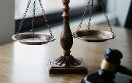 Mediji koji se suoče sa SLAP tužbama mogu računati na pravnu i finansijsku pomoć – ipak, to nije dovoljno da se pokriju svi troškovi Mediji koji se suoče sa SLAP tužbama mogu računati na pravnu i finansijsku pomoć – ipak, to nije dovoljno da se pokriju svi troškovi