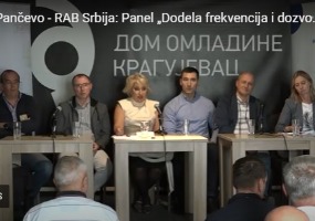 RAB Srbija: Panel „Dodela frekvencija i dozvola za emitovanje na FM, DAB+ i 5G“ održan u Kragujevcu