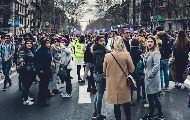 Protest u ulici u kojoj živi Olivera Zekić: REM pod njenim vođstvom postao propagandni alat vlasti Protest u ulici u kojoj živi Olivera Zekić: REM pod njenim vođstvom postao propagandni alat vlasti