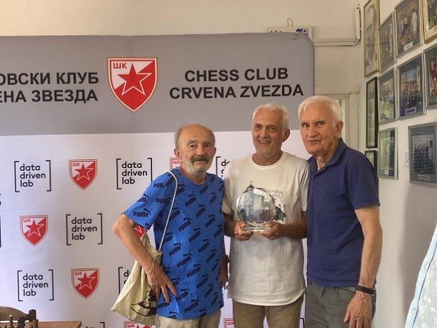 Nino Brajović uručio nagradu Vladanu Diniću i Kriilu Panovu (foto: A.N/UNS)