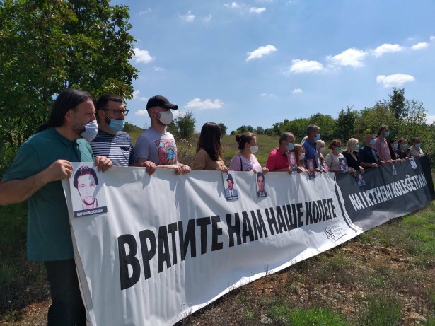 „Od juna 1998. godine do 2005. godine ubijeno je i kidnapovano 17 novinara iz srpskih i albanskih redakcija, kao i tročlana ekipa nemačkog Šterna“, rekla je novinarka Petković