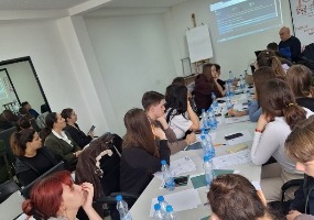 Polaznici prve Škole novinarstva u Gračanici zakoračili u svet medija Polaznici prve Škole novinarstva u Gračanici zakoračili u svet medija
