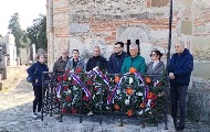 Novinari na Davidovićevom grobu: Za slobodu novinarstva vredi živeti Novinari na Davidovićevom grobu: Za slobodu novinarstva vredi živeti