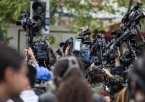 Једни се повлаче из избора за Савет РЕМ-а, други се увлаче у Асоцијацију (прорежимских) новинара Србије Једни се повлаче из избора за Савет РЕМ-а, други се увлаче у Асоцијацију (прорежимских) новинара Србије