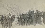 UNS i Kurir nastavljaju akciju „Izradimo statue herojima Albanske golgote“ UNS i Kurir nastavljaju akciju „Izradimo statue herojima Albanske golgote“
