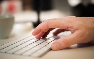 Ombudsman pokrenuo istragu po službenoj dužnosti povodom odluke CIK-a da odbije akreditacije većini srpskih redakcija za praćenje lokalnih izbora Ombudsman pokrenuo istragu po službenoj dužnosti povodom odluke CIK-a da odbije akreditacije većini srpskih redakcija za praćenje lokalnih izbora