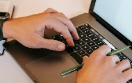 Звиздић: Непознати детаљи о одржавању скупштине на којој је Милена Јованић наводно изабрана за председницу СССС-а Звиздић: Непознати детаљи о одржавању скупштине на којој је Милена Јованић наводно изабрана за председницу СССС-а
