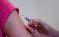 Друга акција вакцинисања медијских радника из Северне Македоније у Врању Друга акција вакцинисања медијских радника из Северне Македоније у Врању